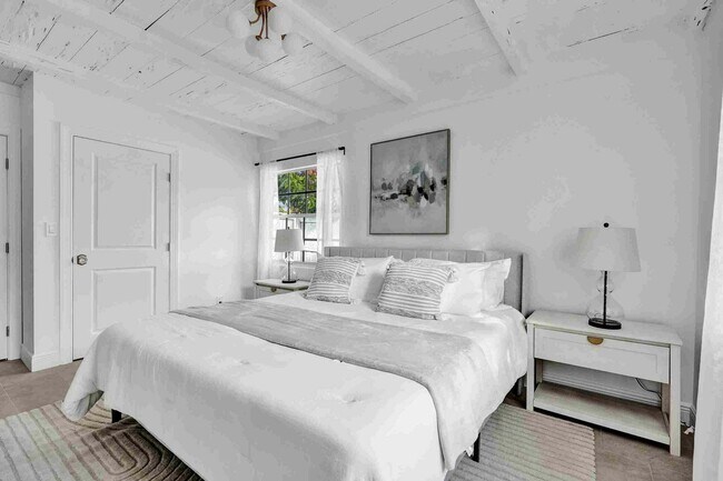 Building Photo - 435 35th St