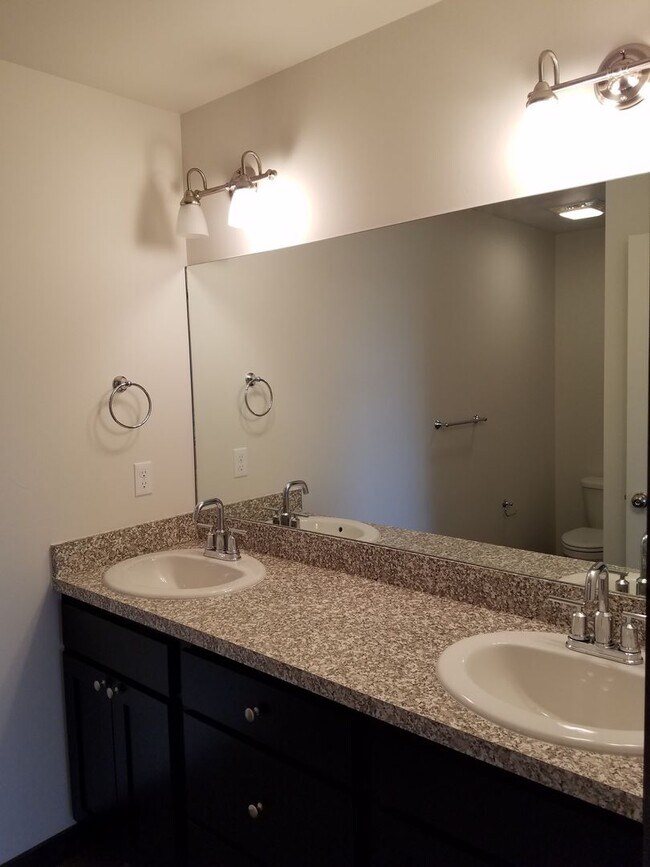 Building Photo - 1512 Butler Creek Ave