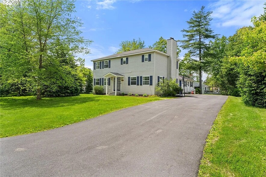 Building Photo - 104 Briarwood Dr