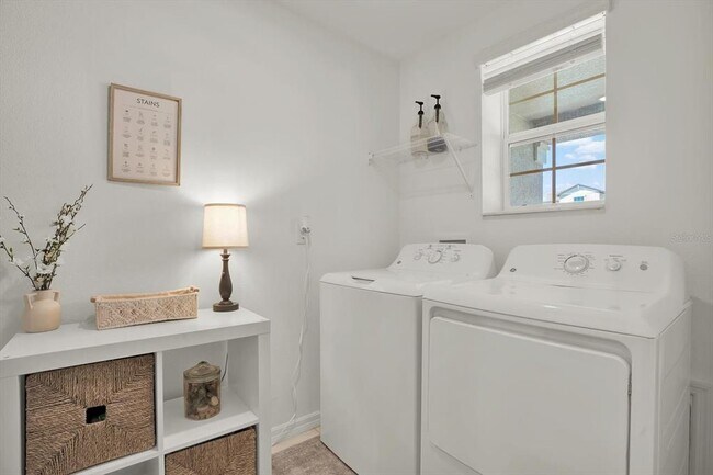 Building Photo - 5538 Blue Azure Dr