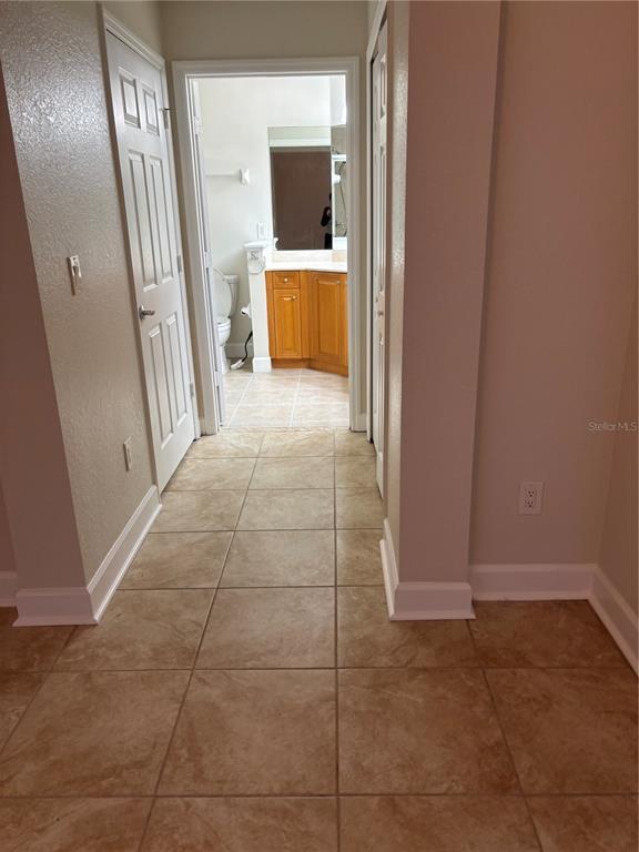 Building Photo - 240 West End Dr