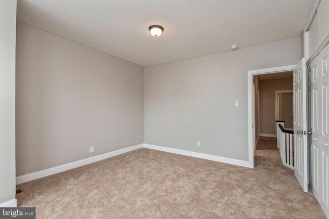 Building Photo - 5524 Delancey St