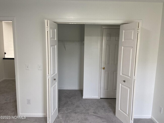 Building Photo - 338 Emerald Cove Ct