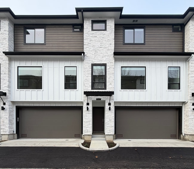 Building Photo - 4614 N Iota Ln