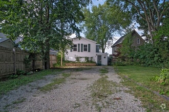 Building Photo - 1 N Maple Ave