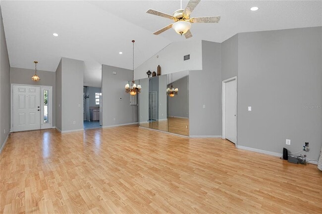 Building Photo - 2411 Bentley Dr