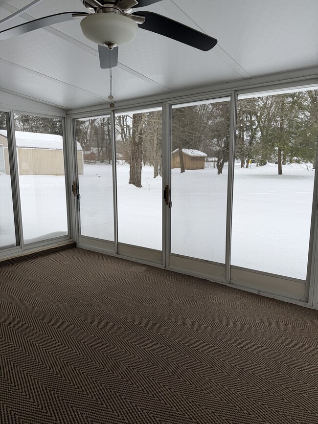 Building Photo - 26 E Oakwood Wy