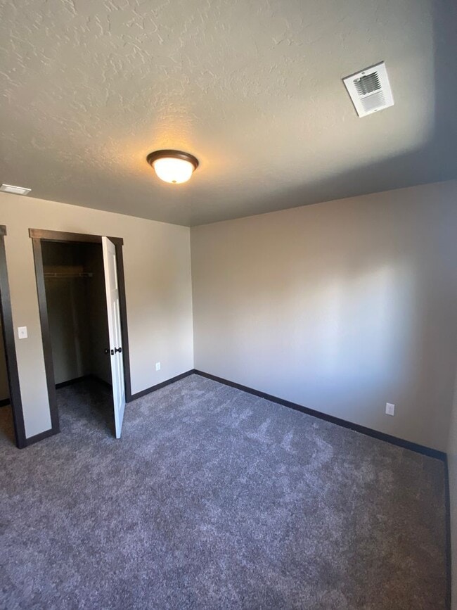 Building Photo - New home on 8th Avenue in Spirit Lake