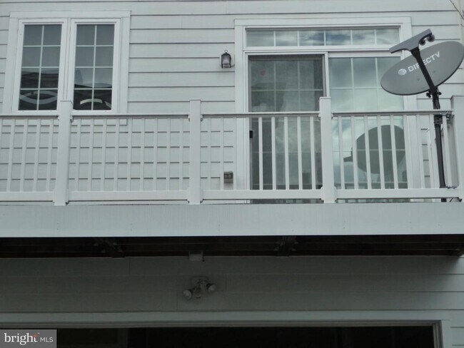 Building Photo - 2211 Fleeter Pl