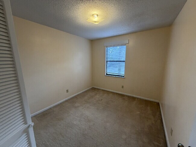 Building Photo - Townhouse for Rent