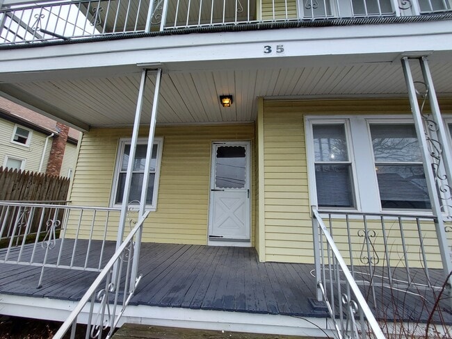 Building Photo - 35 Burnside Ave