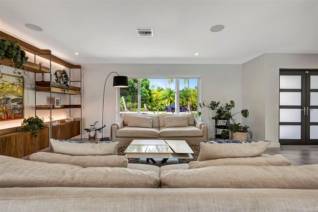 Building Photo - 12895 SW 75th Ave