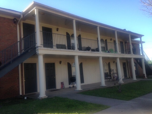 Building Photo - 3800 Morrison Dr