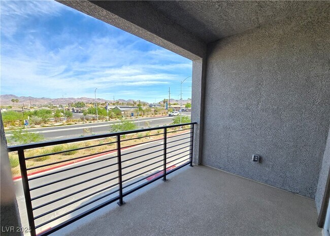 Building Photo - 375 Powell Crst Dr