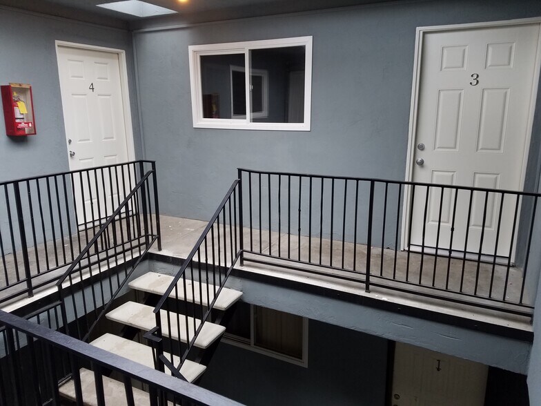 Building Photo - 8930 Edgemoor Dr