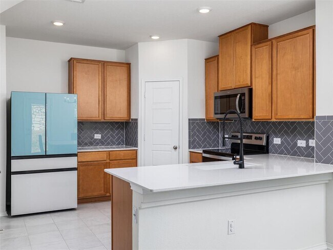 Building Photo - 7106 Summer Tanager Dr
