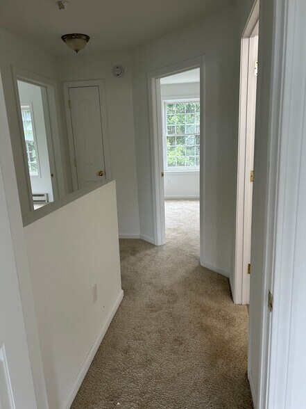 Building Photo - 110 Trinity Cir