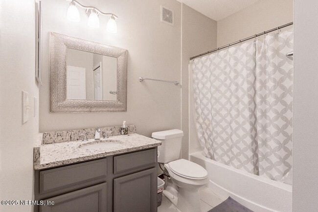 Building Photo - 3892 Summer Grove Way N