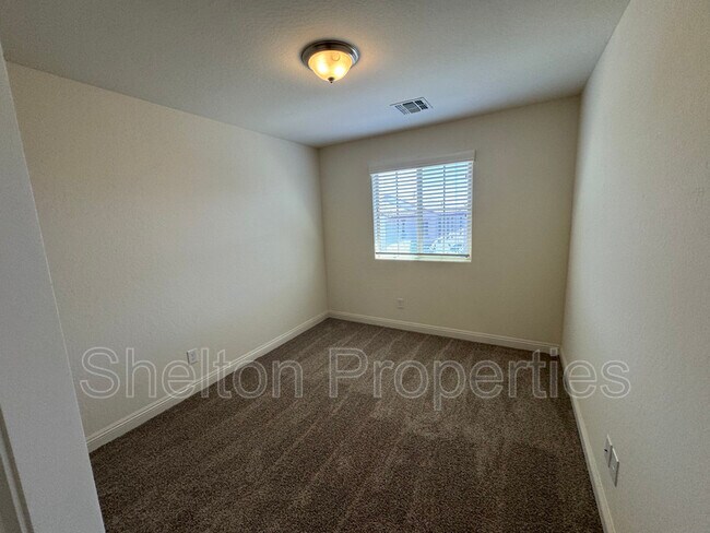 Building Photo - 20901 W Maiden Ln