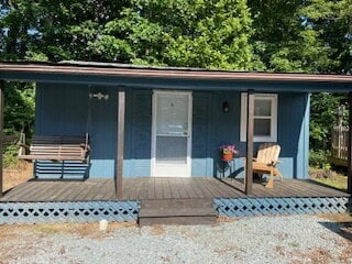 Building Photo - Country Setting.  Charming Fully furnished Cabin with Utilities included!