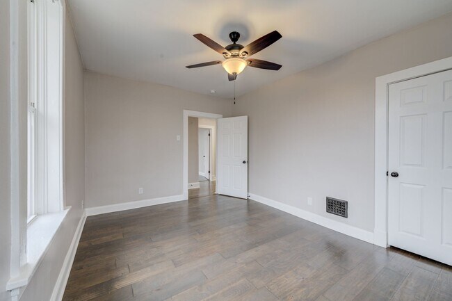 Building Photo - 1300 McCausland Ave