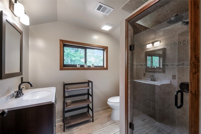 Building Photo - 358 Bridgeview Dr