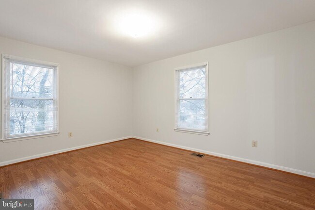 Building Photo - 8729 36th Ave