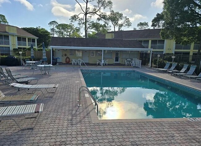 Building Photo - 2780 Kings Lake Blvd