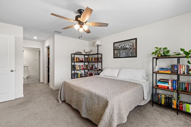 Building Photo - Contemporary Home in Briarwood