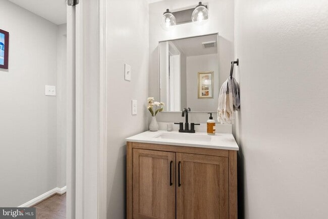 Building Photo - 7393 Colton Ln