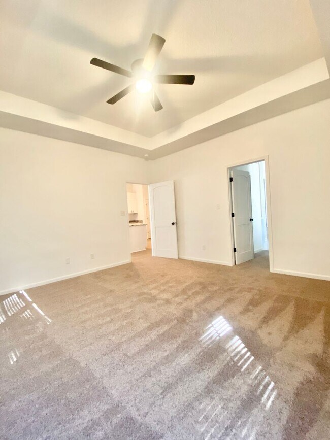 Building Photo - 129 Tappan Zee Dr