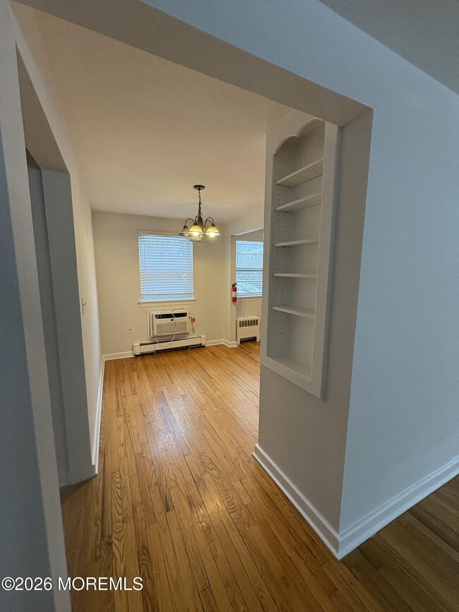 Building Photo - 75 Manor Dr