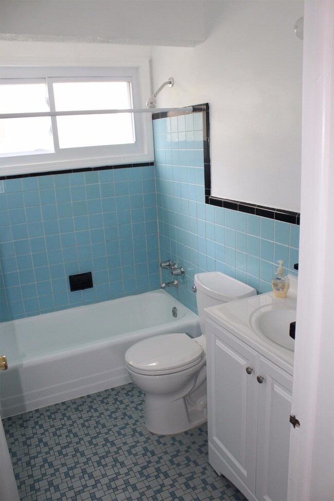 Building Photo - 24521 Phlox Ave