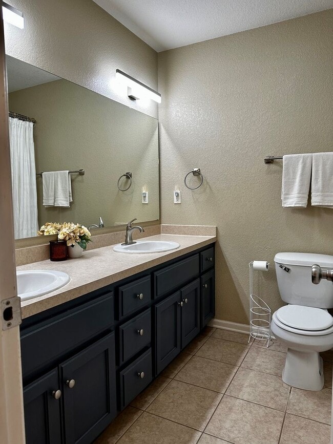 Building Photo - Spacious Home, North Park Area