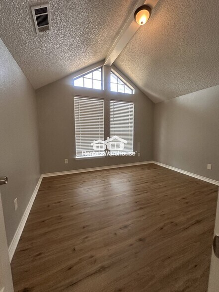 Building Photo - 616 Havencrest Dr
