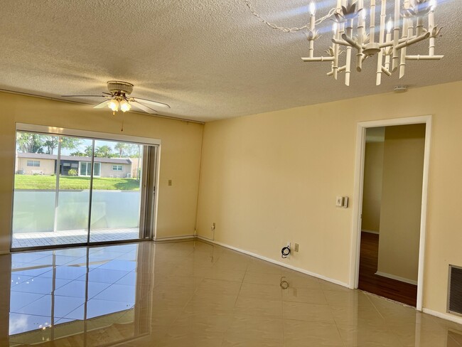 Building Photo - 176 Lake Evelyn Dr