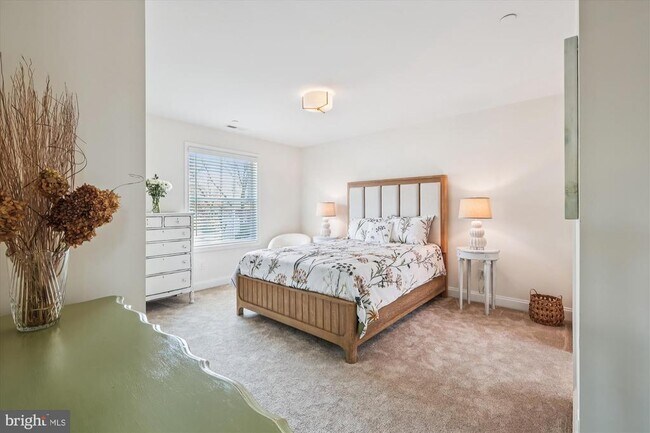 Building Photo - 607 North St