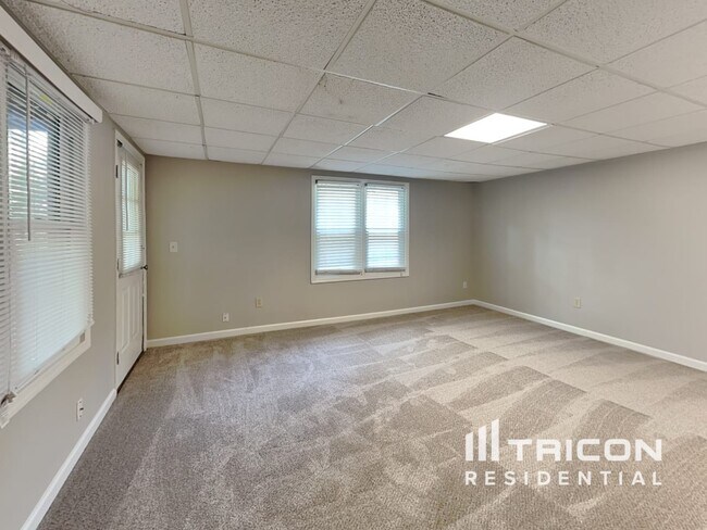 Building Photo - 7067 Brook Side Landing