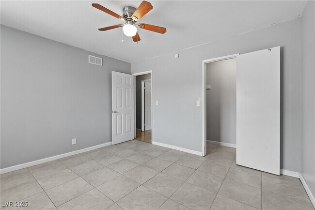 Building Photo - 2896 Klinger Cir