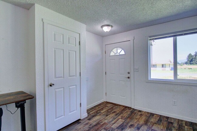Building Photo - Wilson Duplex