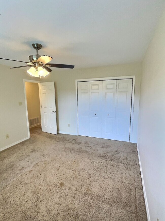 Building Photo - 3 BD 2 BA Home in Ocean Springs School District