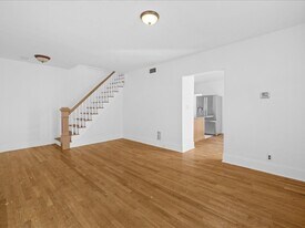 Building Photo - 25 Clarendon St