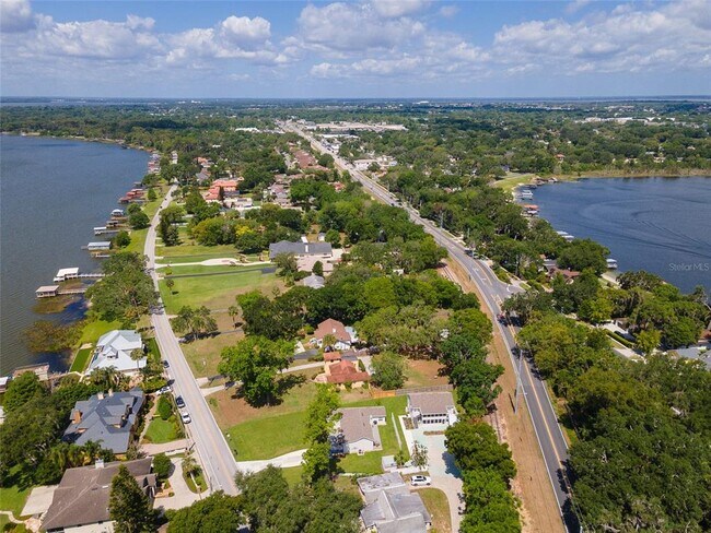 Building Photo - 1357 Lakeshore Dr