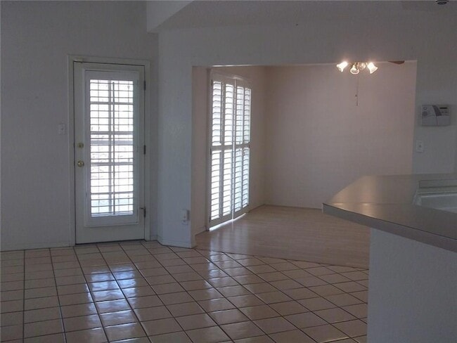 Building Photo - 7680 Dianjou Dr