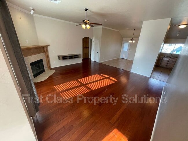 Building Photo - 2265 Blue Jay Dr