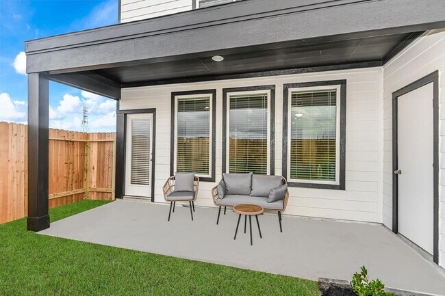 Building Photo - 2930 Crown Gate Dr