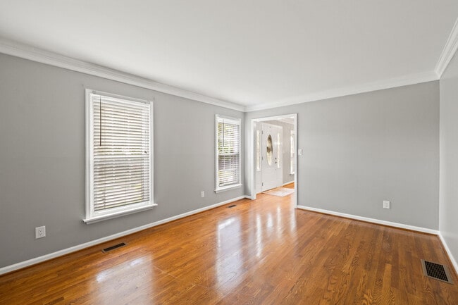 Building Photo - 2152 Sallee Dr