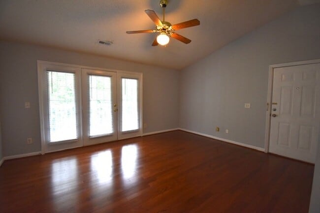 Primary Photo - 2 bedroom 2 bath unit ready for you to mov...