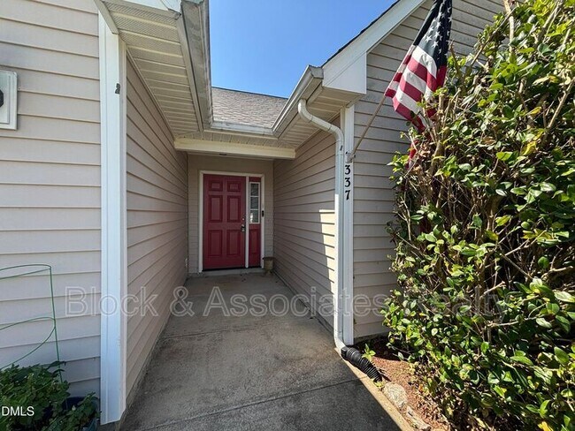Building Photo - 337 Americana Dr