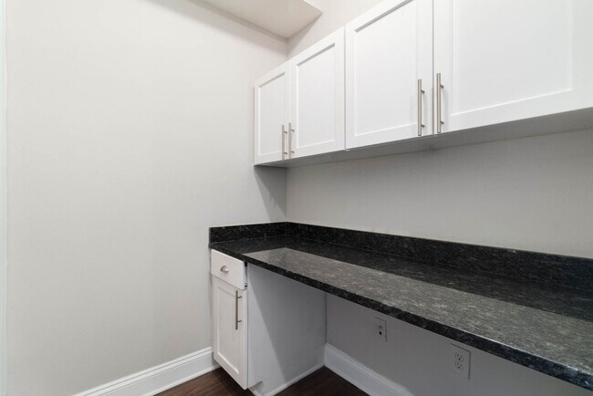 Building Photo - 590 James Maxwell Rd